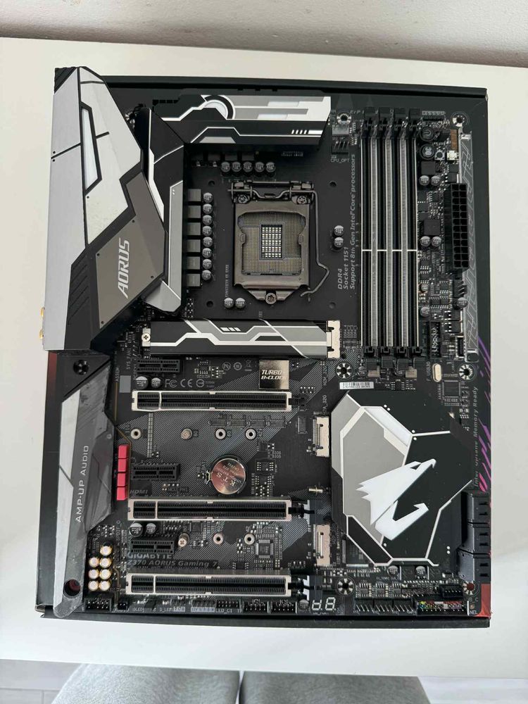 Aorus Z370 G7, i7-8700k, 4x8 3000Mhz CL14