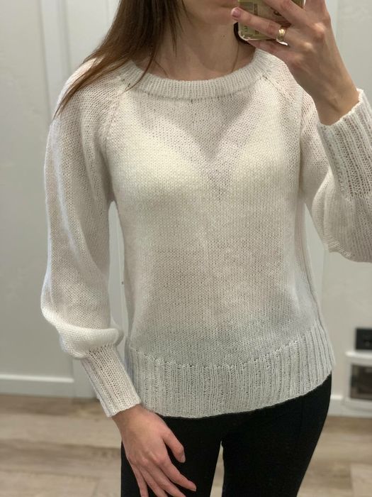 Кофтинка светр свитер S- М ручна робота нитка 50 %меринсон шерсть тон