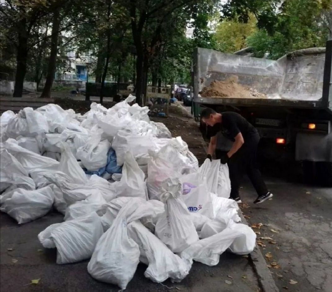 Вивіз сміття Вивоз мусора хламу бою ЗІЛ Послуги вантажників Грузчики