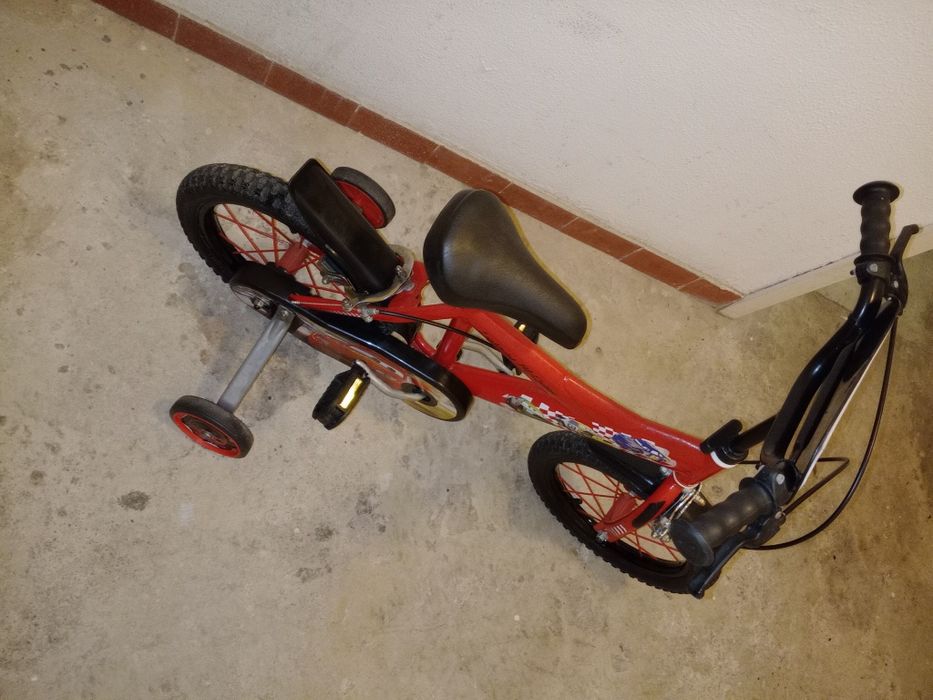 45€  bicicleta roda 14 pegar e andar com rodinhas