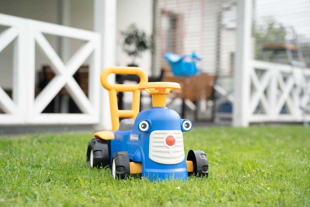 Jeździk traktorek FALK Maurice niebieski 12m+ pchacz New Holland 980