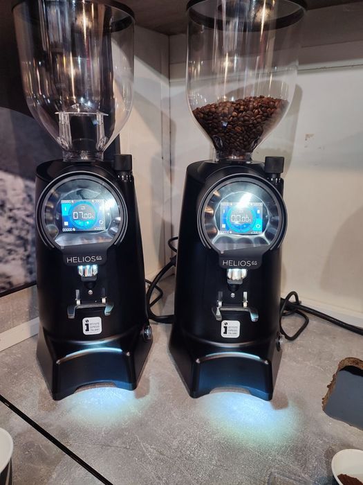 Продам кавомолку Helios
