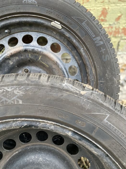 Продам диски з резиною у відмінному стані зима 215/55 R17