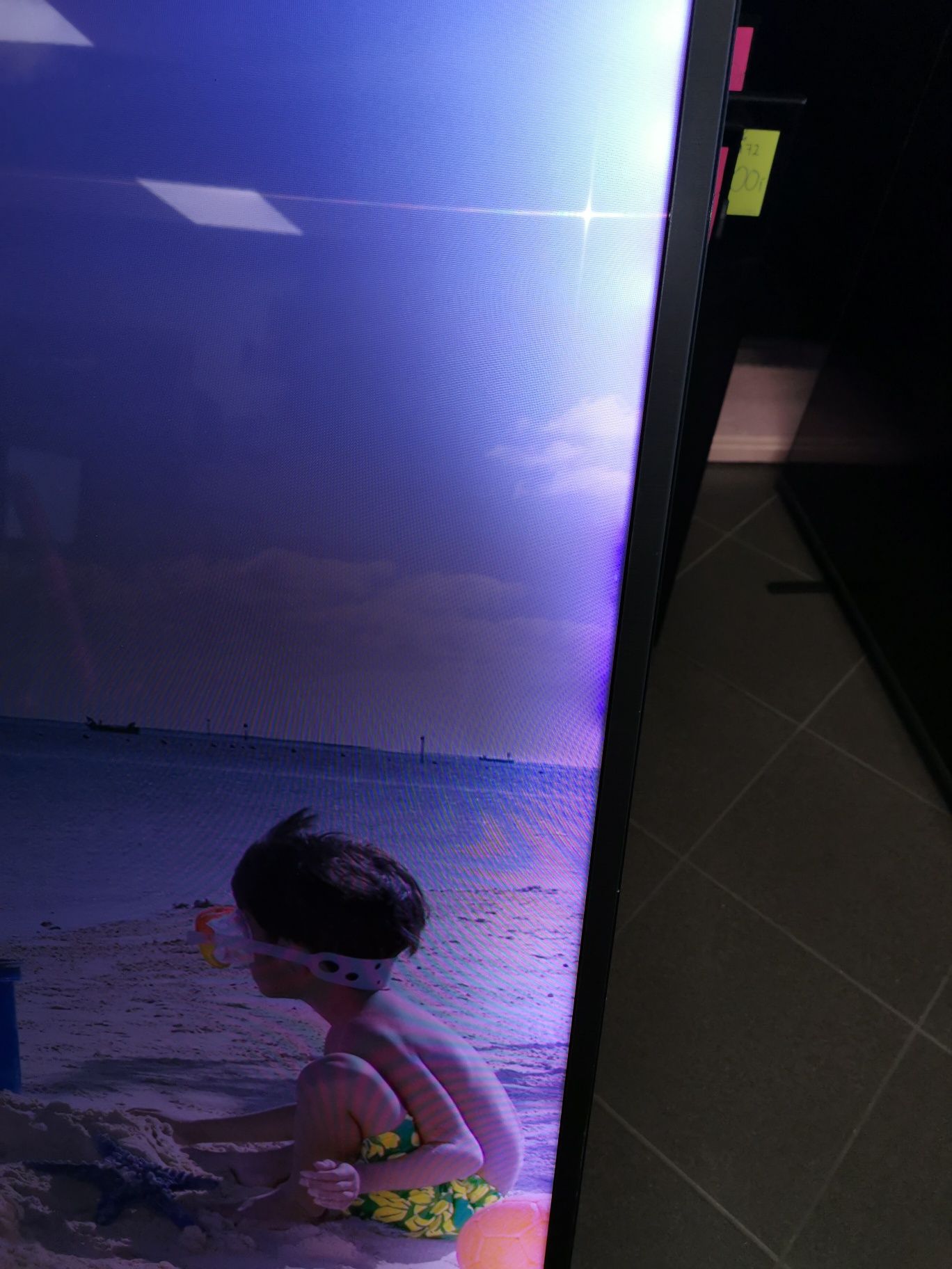 Samsung 65 cali 4K UHD Smart WIFI 65JS8580 wada uszkodzony