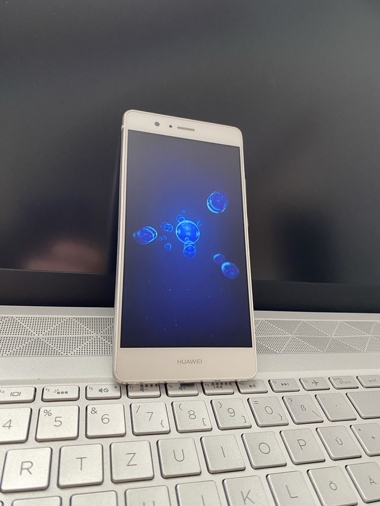HUAWEI P9 lite + Color Band A1