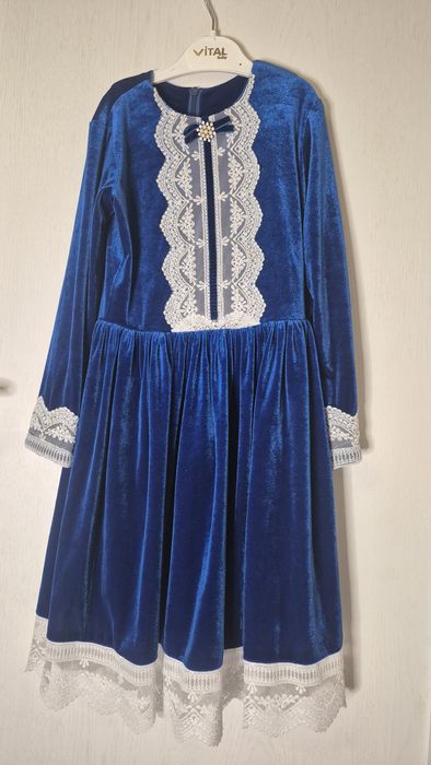 Оксамитова святкова сукня для дівчинки — ПРОКАТ