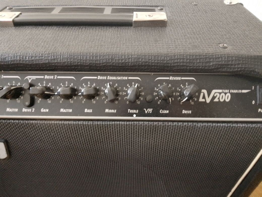 Комбоусилитель Laney LV200