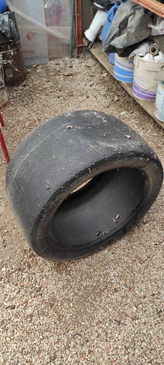 Pneu de corrida Michelin usado