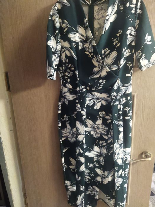 Нова сукня 44 розміру