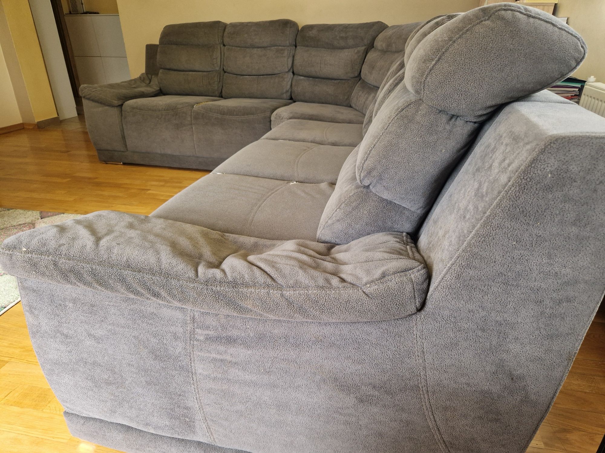 Szara sofa rodzinna