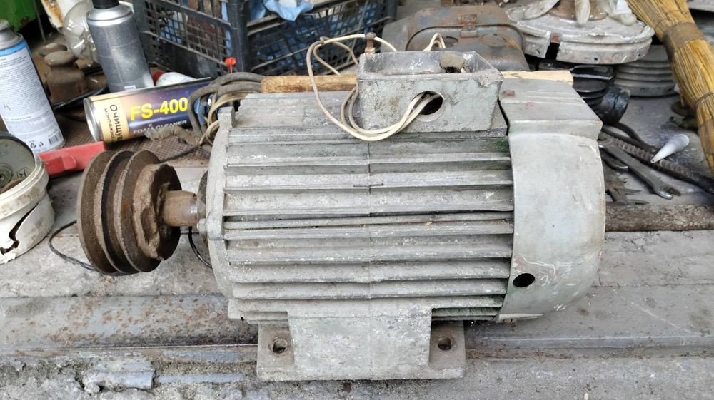 Електричний двигун