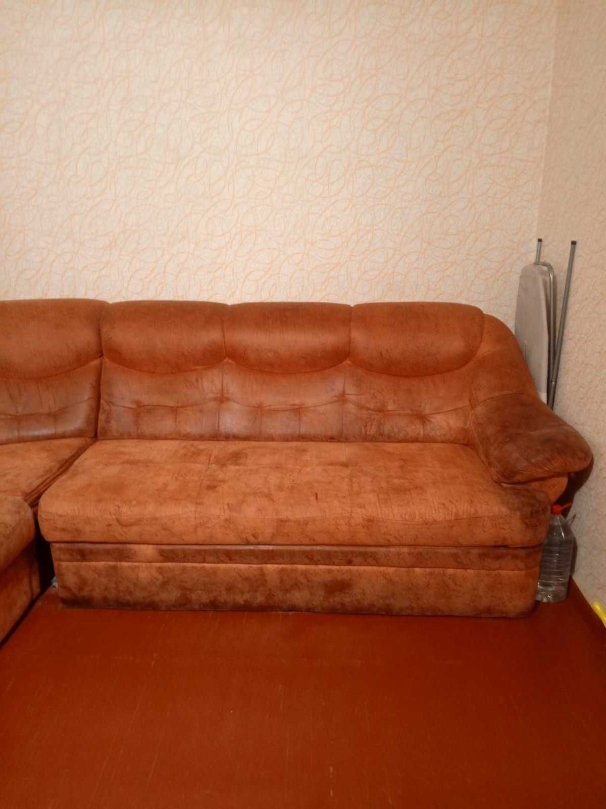 Продам диван угловий