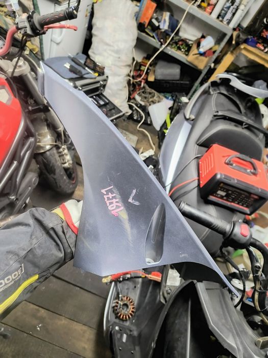 Lampa błotnik plastik boczny czasza