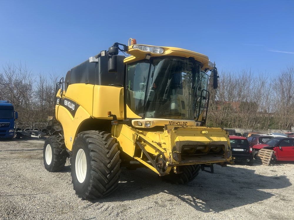 Kombajn zbożowy New Holland CX880 class john deere