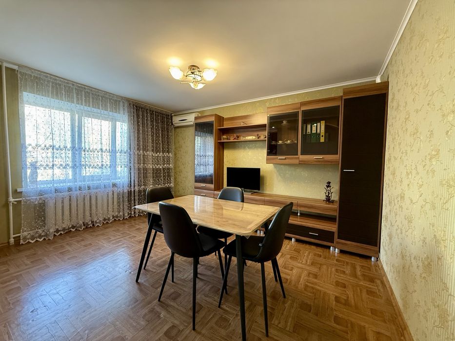 Двухкомнатная студия с ремонтом в Лесках.2/5 кирпич.