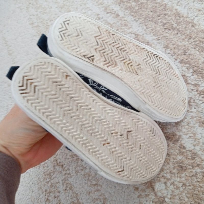 Buty sportowe trampki sneakersy na rzepy 26 H&m dino dinozaury