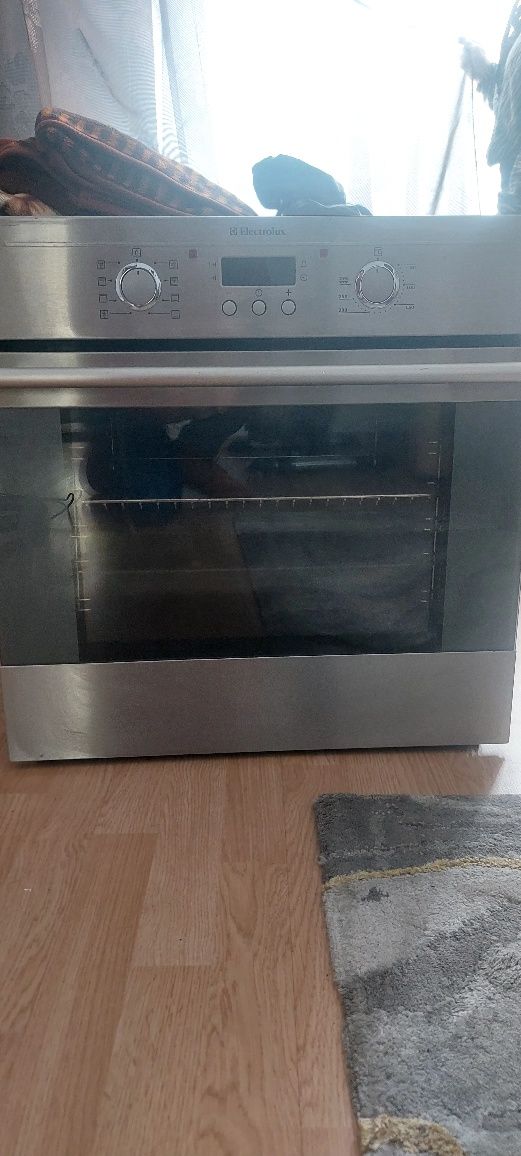 Piekarnik Electrolux EOB33100X do zabudowy