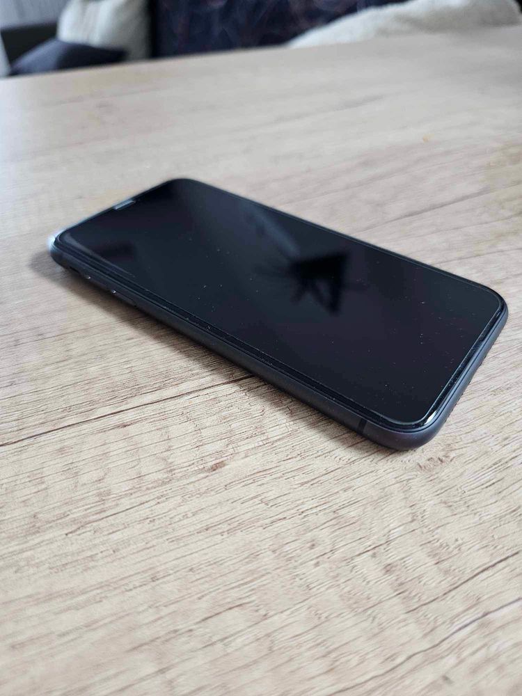 iPhone 11 na gwarancji stan PEREŁKA