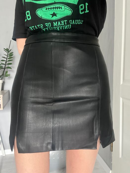 Спідниця кожана pull bear S
