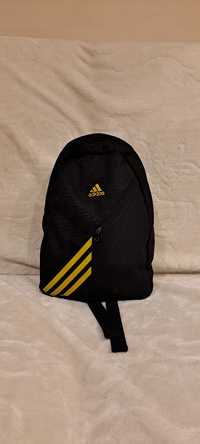 Zgrabny plecak Adidas