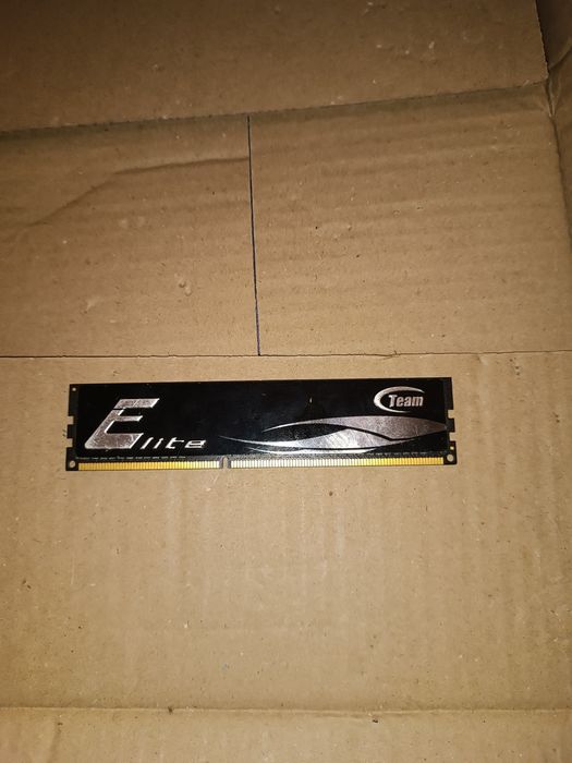 Оперативна пам'ять Team Elite 2 gb DDR3