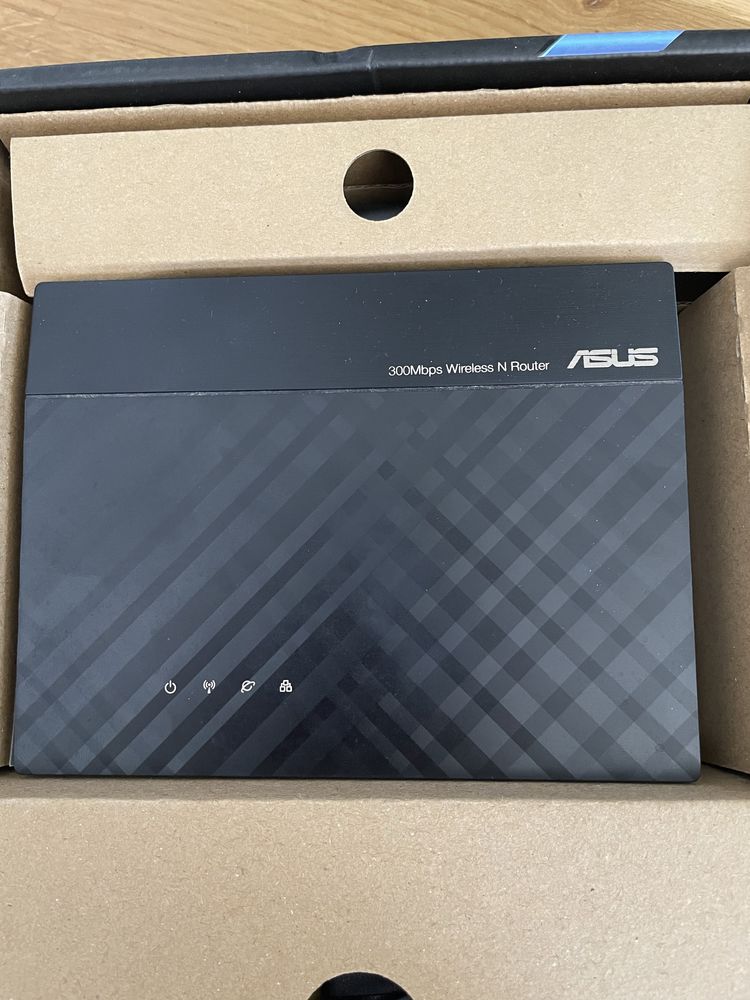 Router Asus RT-N12+ Wireless-N300