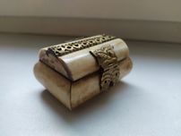 Шкатулочка из кости