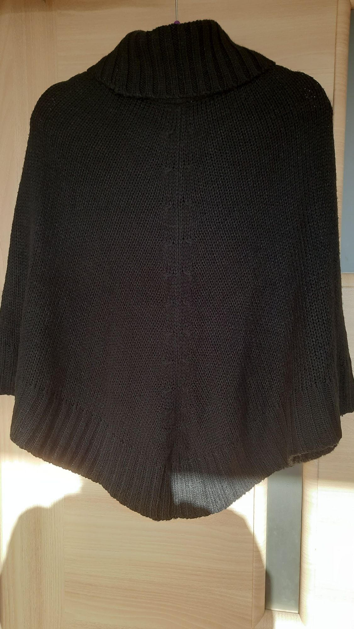 Czarne poncho roz. 36-40