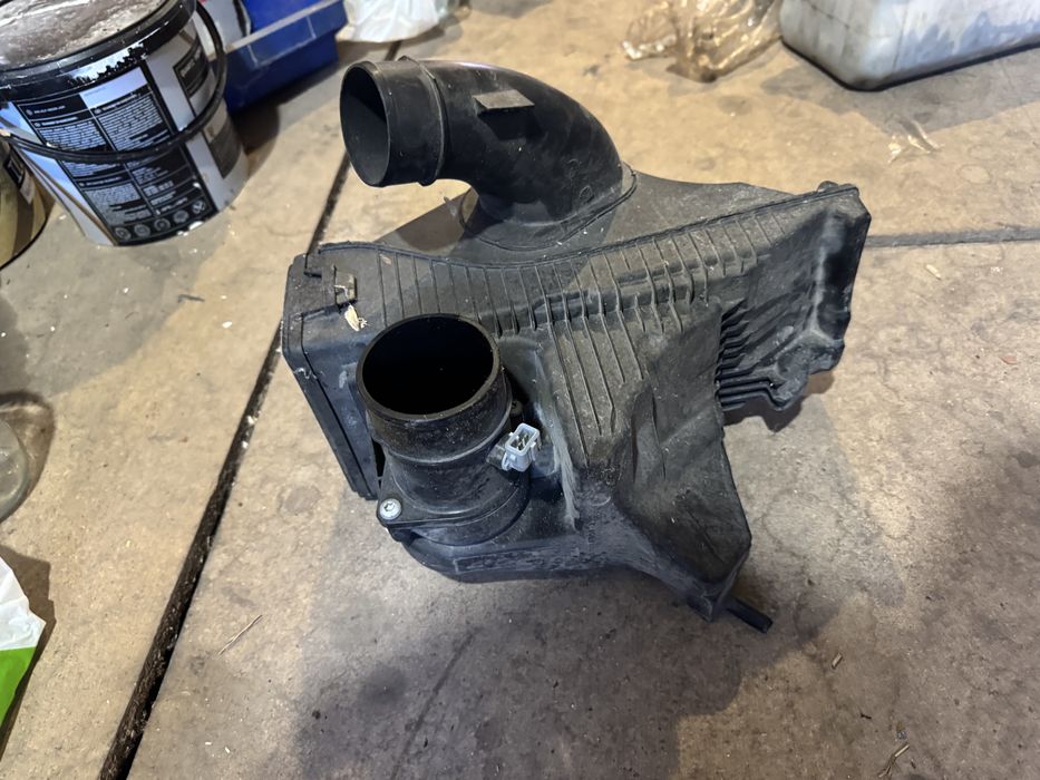 Корпус фільтра Clio 3 датчик воздуха воздухомер