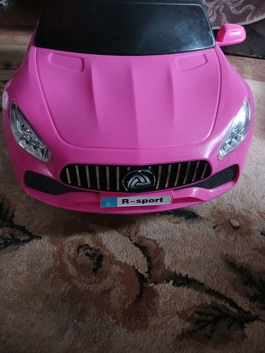 Продам дитячий автомобіль на радіоуправлінні