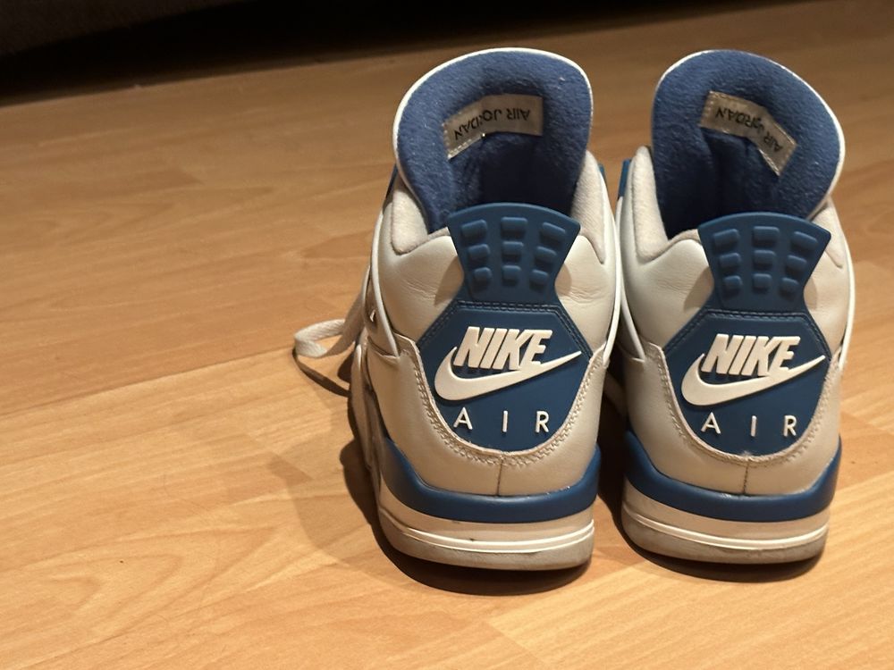 Air Jordan 4 Industrial Blue