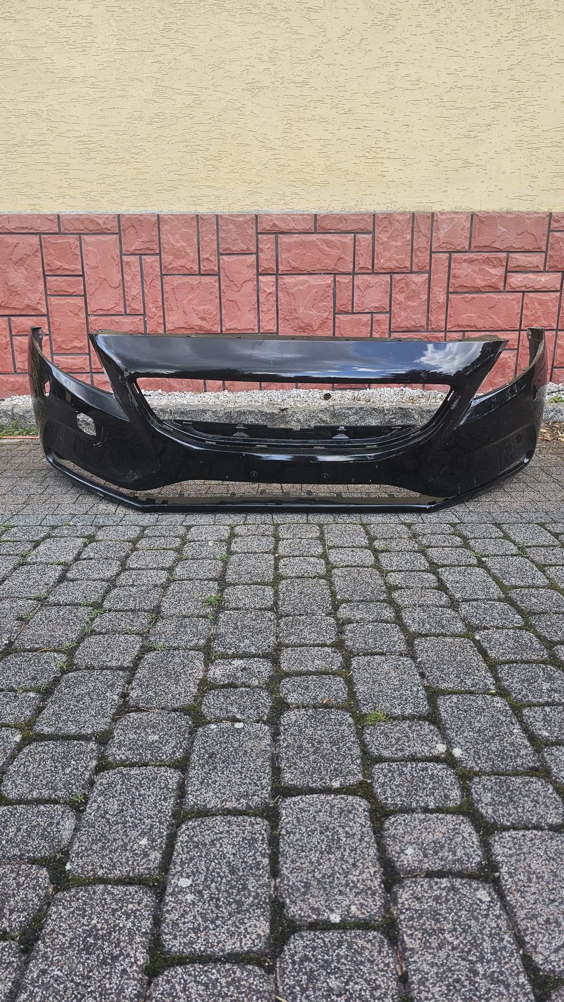 Zderzak i grill r design z osłoną na radar volvo v40 d3 II 2013