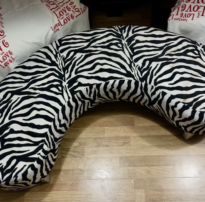 Oddam za darmo kanapę w zebrę – tylko odbiór osobisty