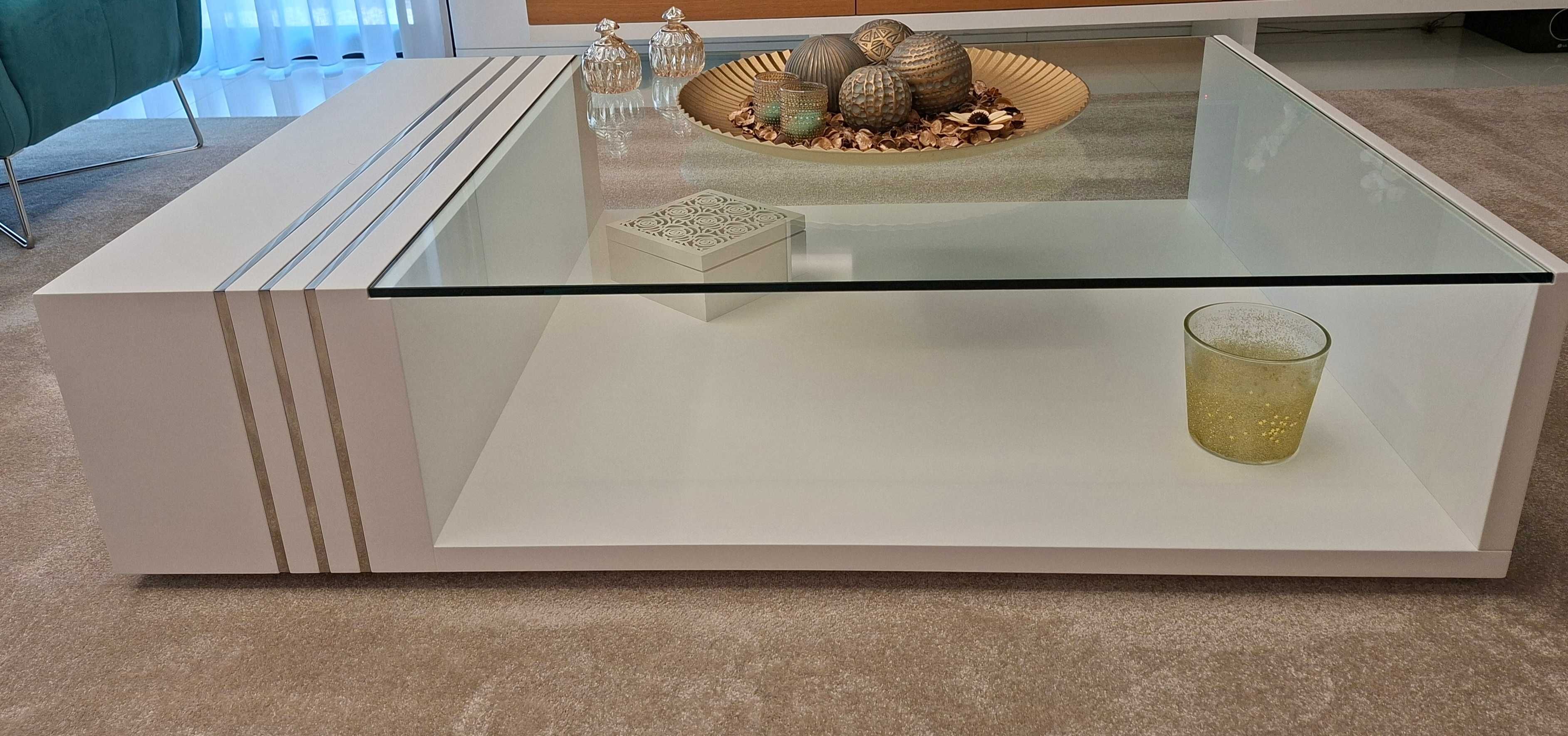 Mesa de sala de estar da loja M2A, como nova (qualidade).