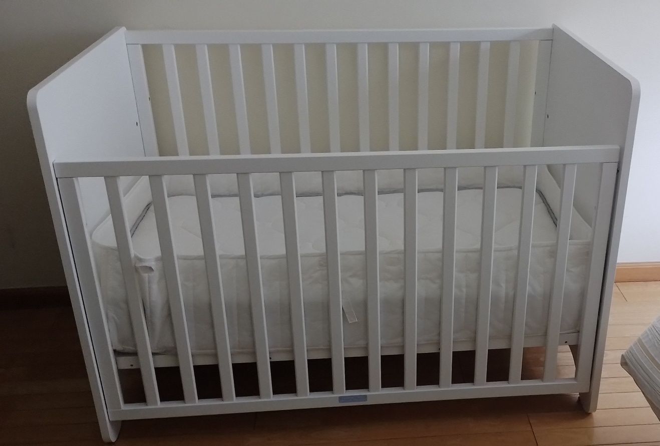 Berço-cama de grades