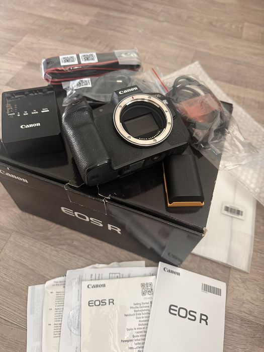 Продам Фотоапарат Canon R
