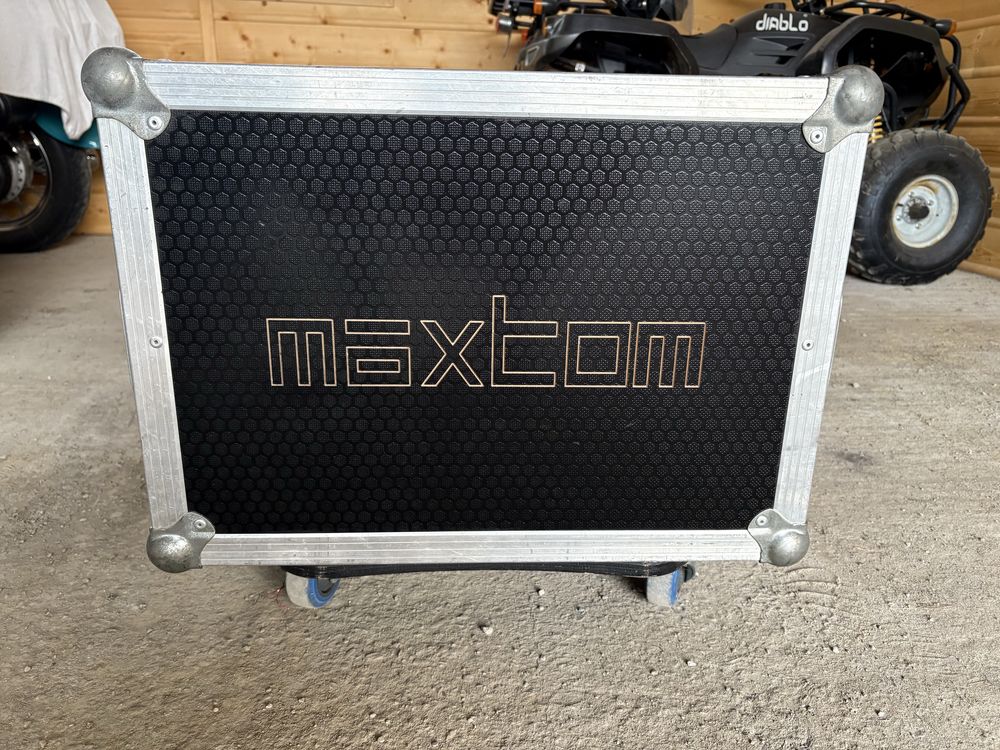 Mikser Behringer XR16 + skrzynia