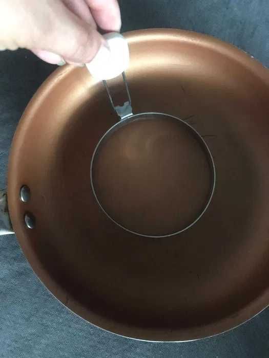 Forma em metal para fazer ovos redondos ou outros fins