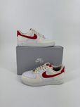 Nike air force białe kremowe mleczne czerwone sneakersy forcy 37,5