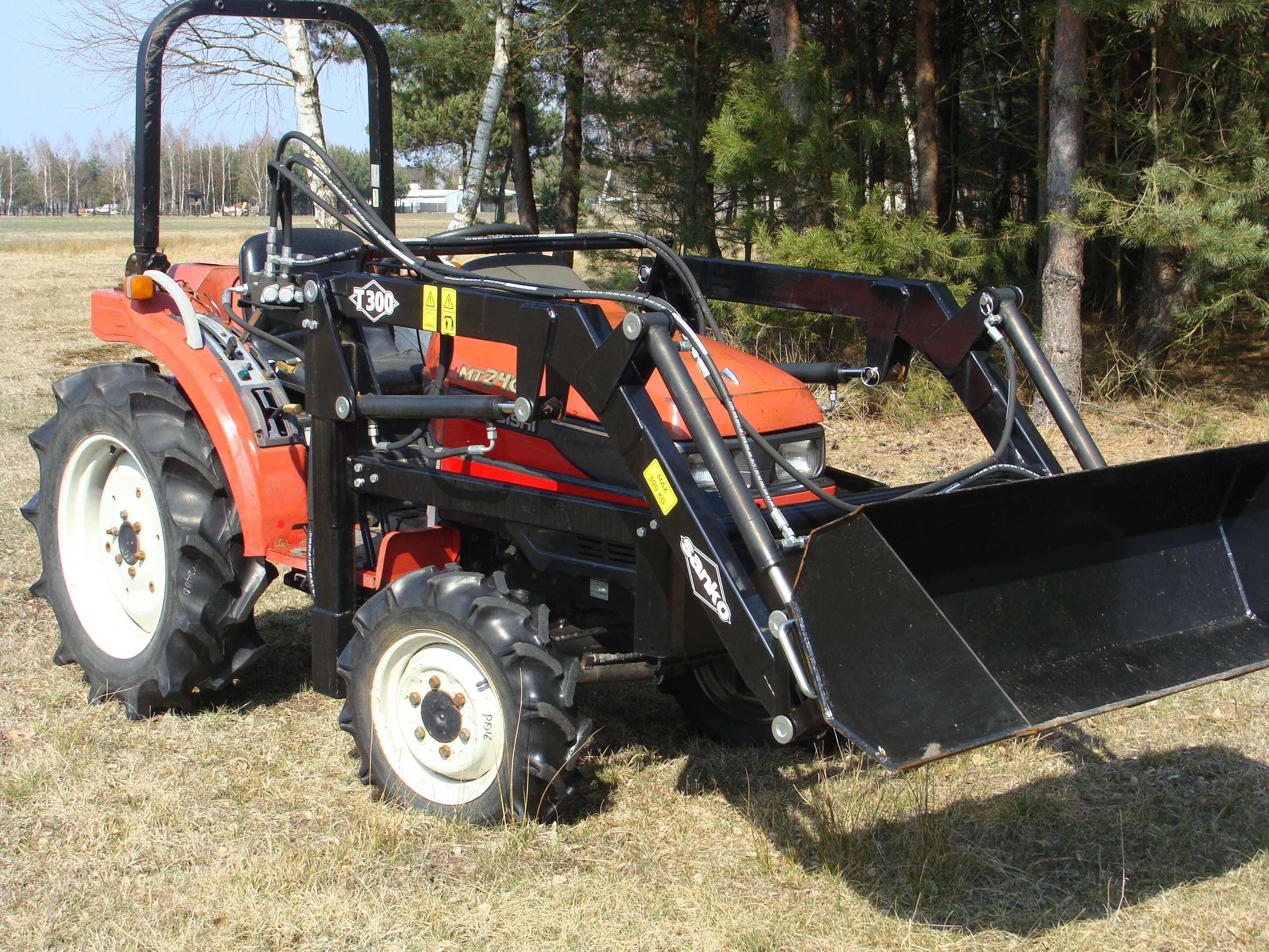Mitsubischi MT 240 traktorek z turem do sadu i ogrodu