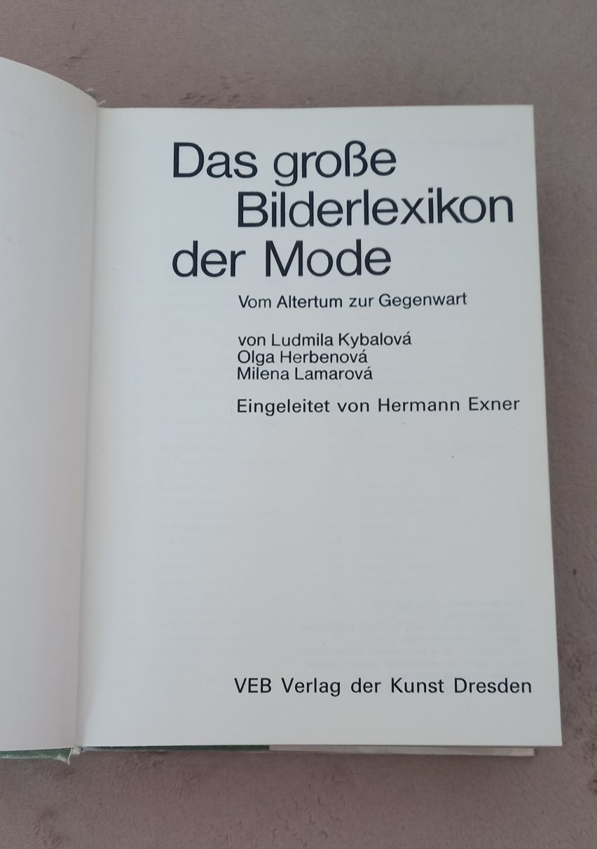 История моды. Das grobe Bilderlexicon Der Mode