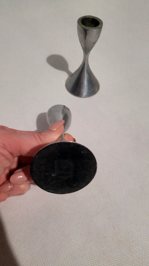 Dwa świeczniki, wysokość 10 cm