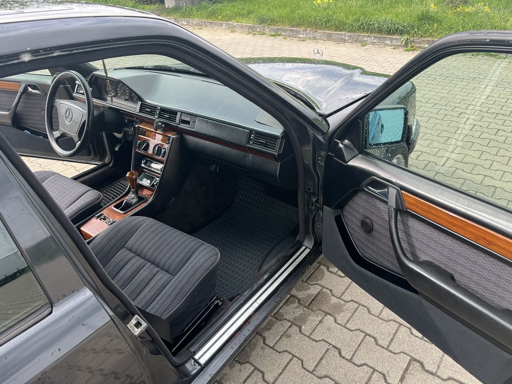 Mercedes ben w124 E220