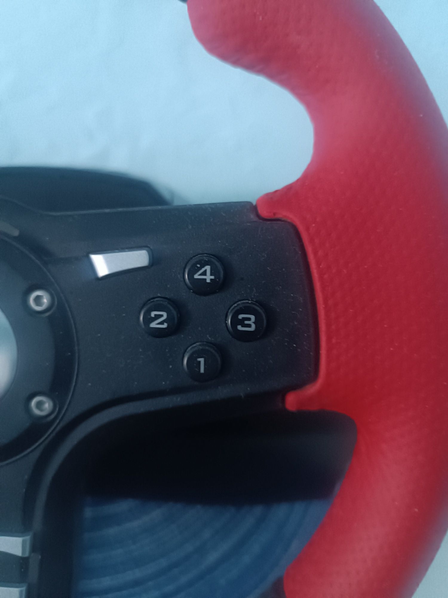 Руль компьютерный  Logitech