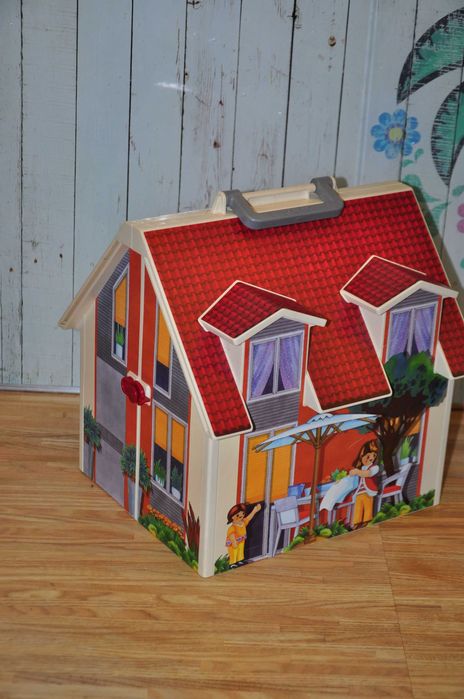 L5472. PLAYMOBIL - Domek dla lalek z wyposażeniem + gratis