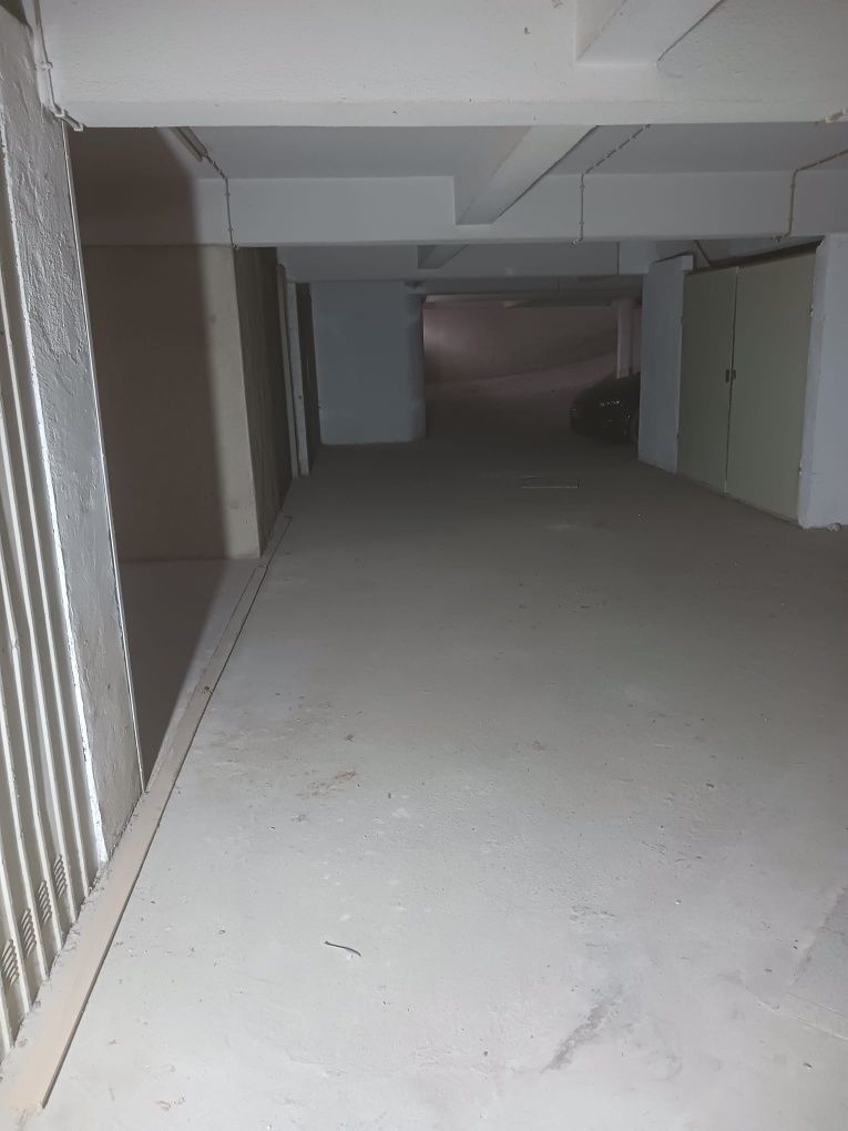 Garagem 15m2 Mem martins bem situada