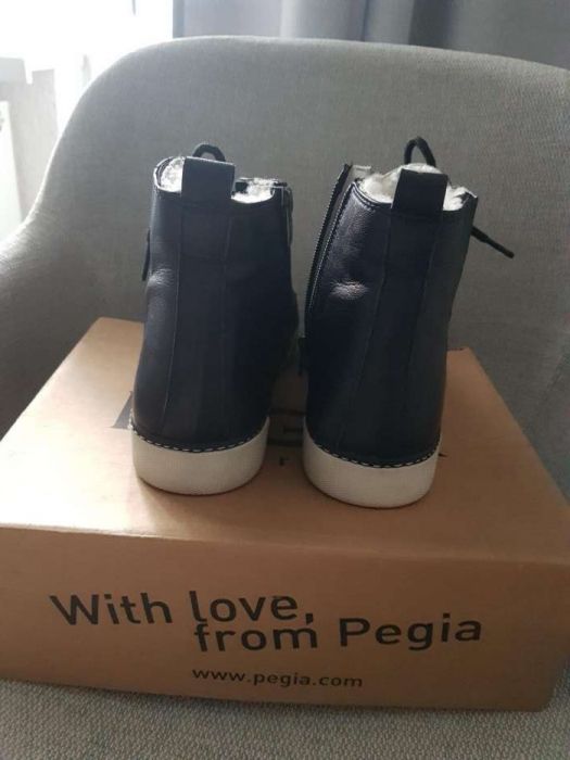 Зимние ботинки Pegia