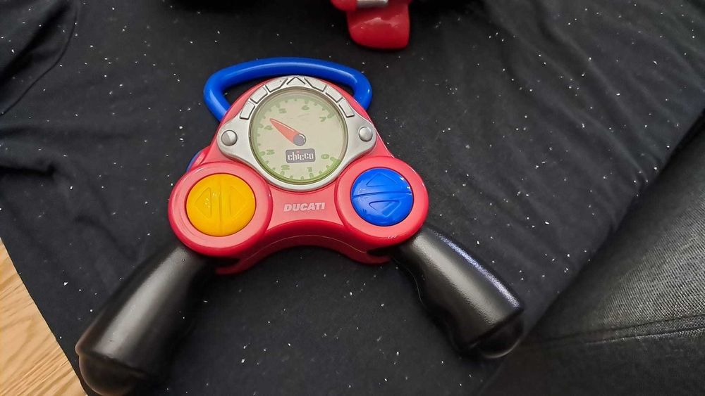 Moto Ducati Chicco com Controle Remoto - Infantil