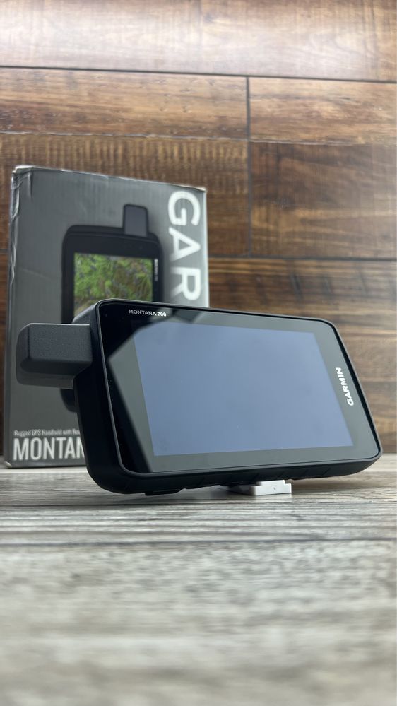 Montana 700
Міцний GPS-навігатор із сенсорним екраном для військових