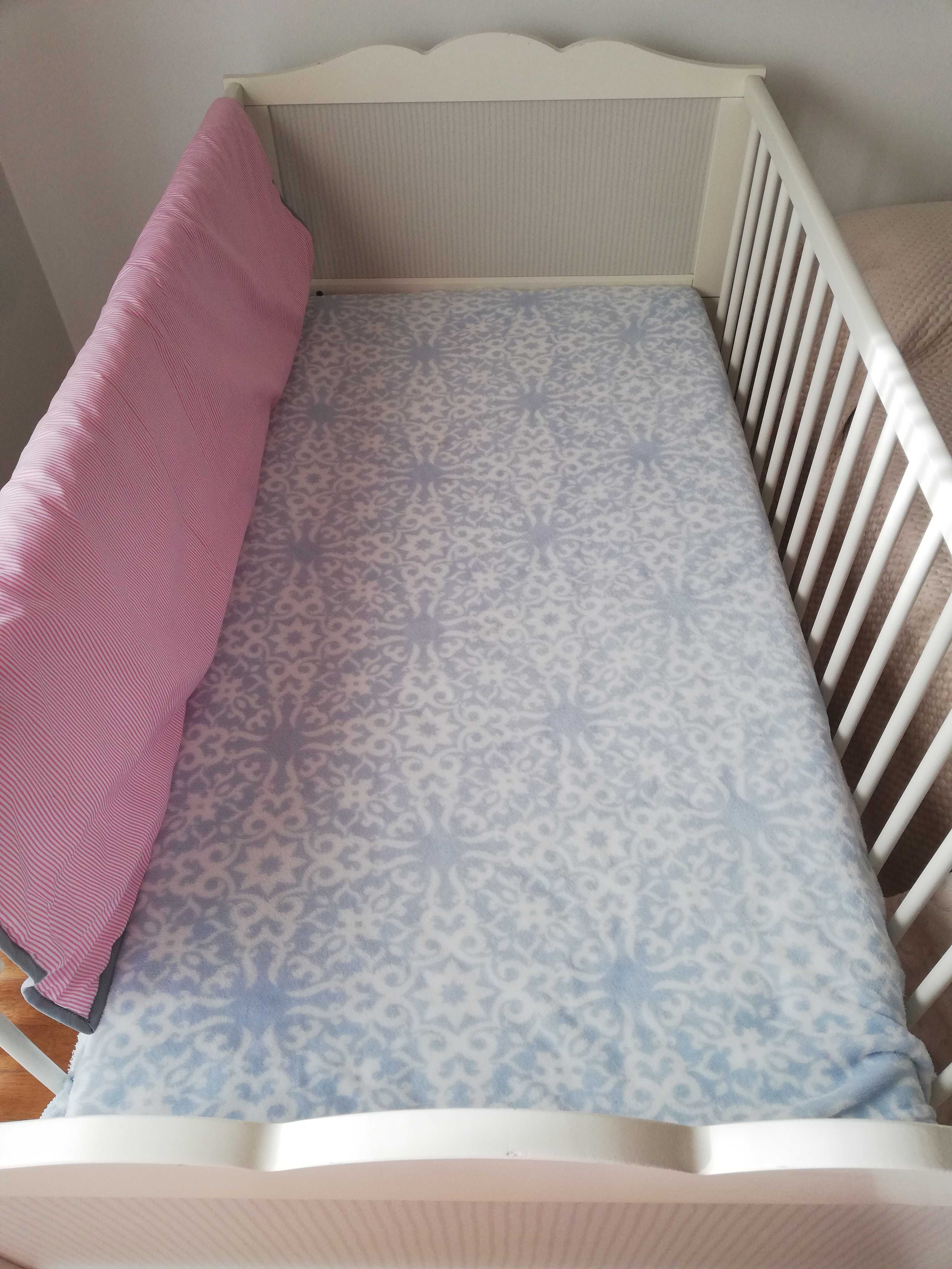 Vendo cama de bebé / criança com colchão incluído